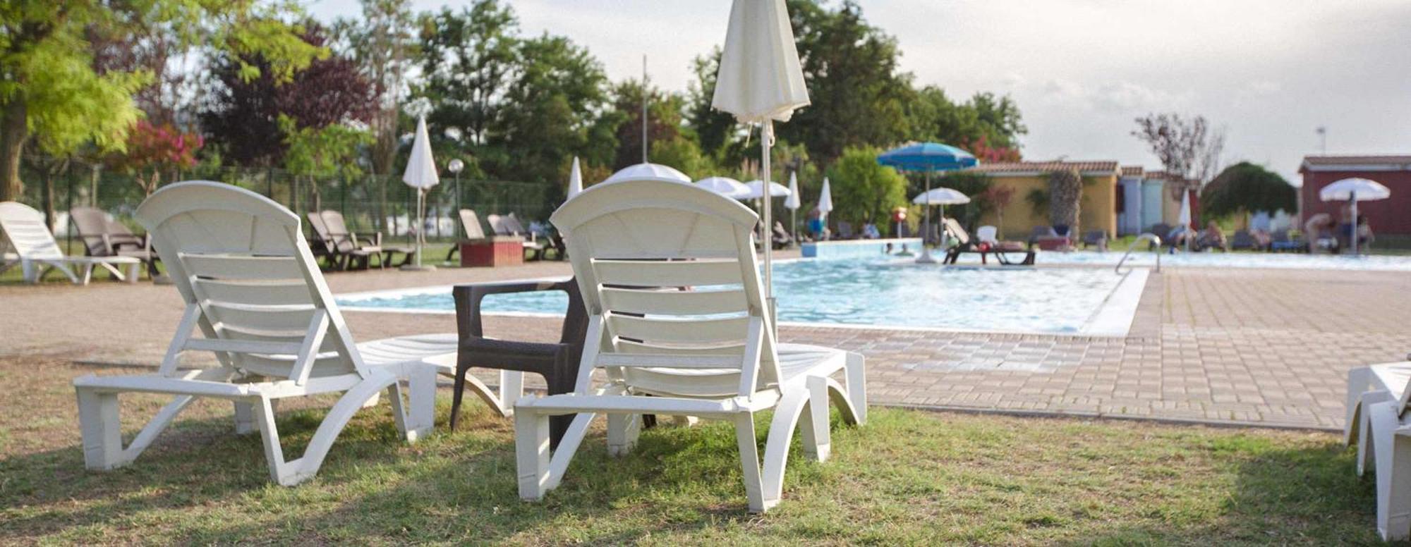 Centro Vacanze - Garden River Альтидона Экстерьер фото