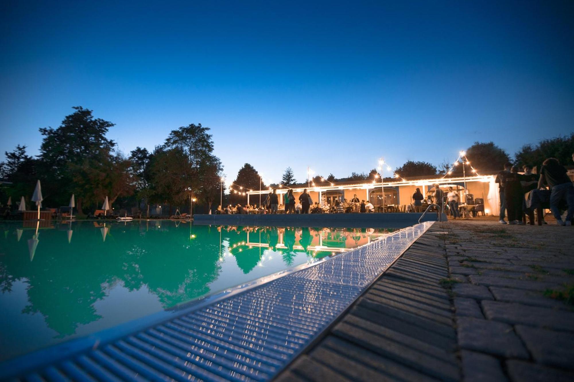 Centro Vacanze - Garden River Альтидона Экстерьер фото