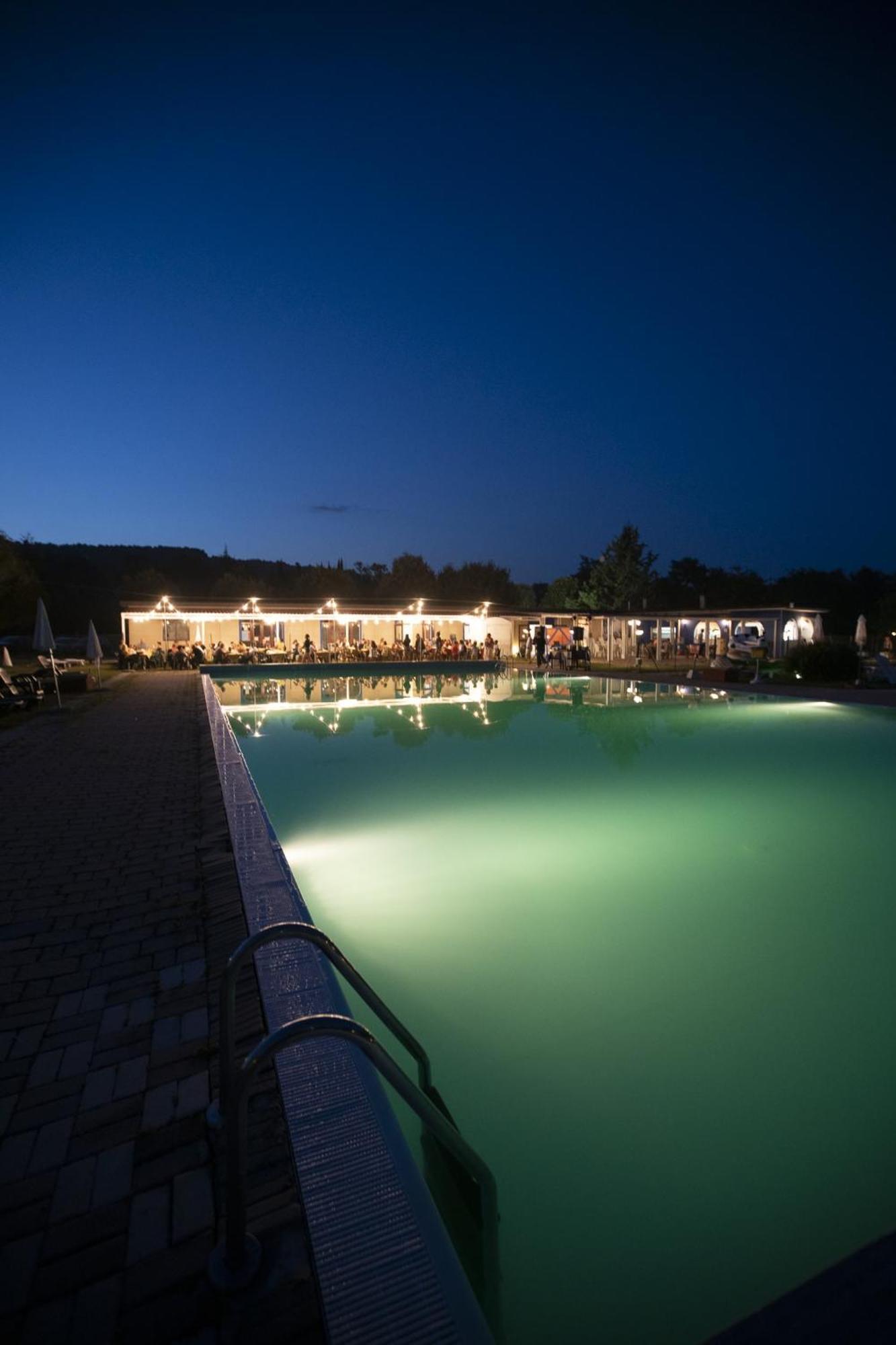 Centro Vacanze - Garden River Альтидона Экстерьер фото